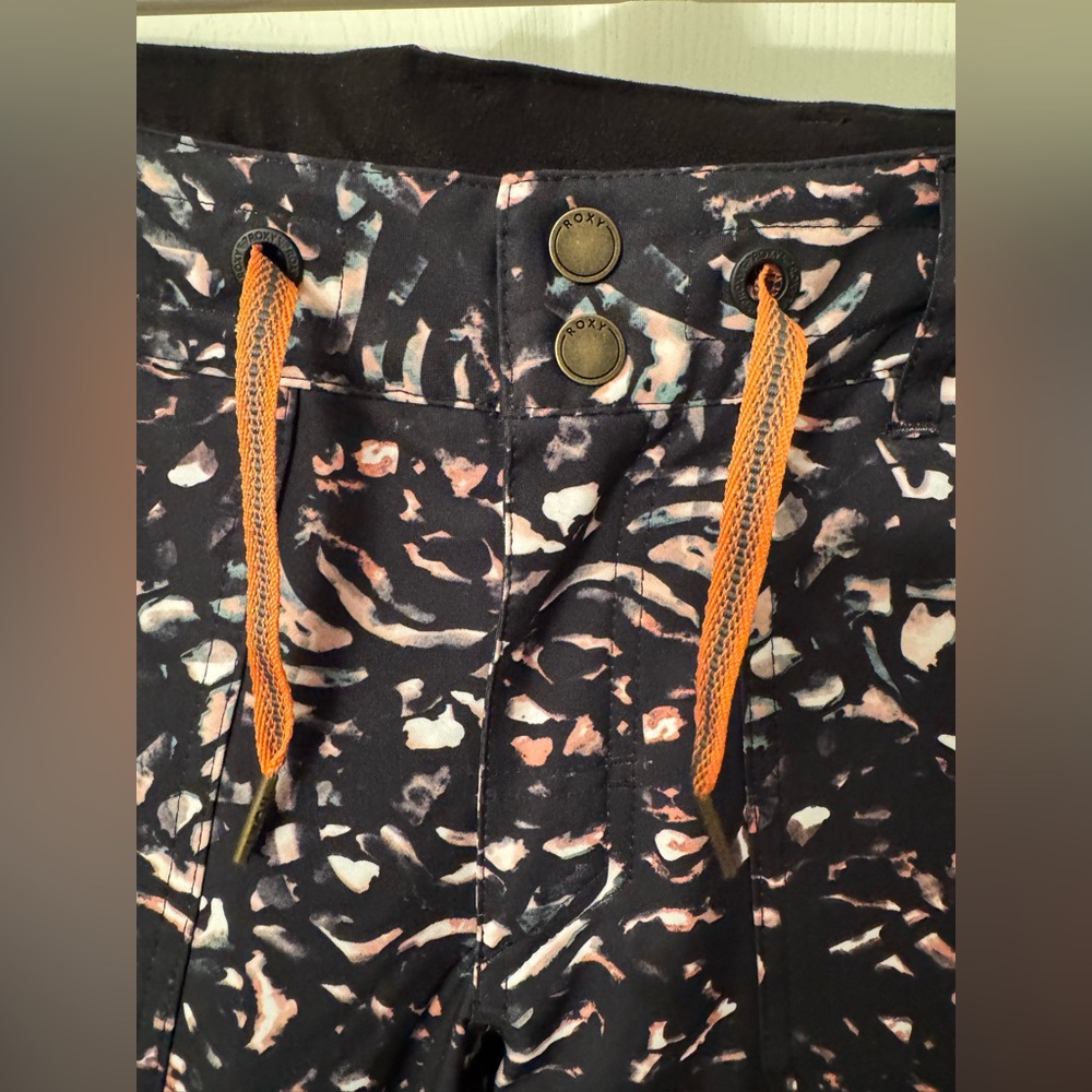 Roxy Women’s Nadia Printed Snow Pants - Picture 6 of 11